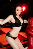 我们在黑夜中相拥